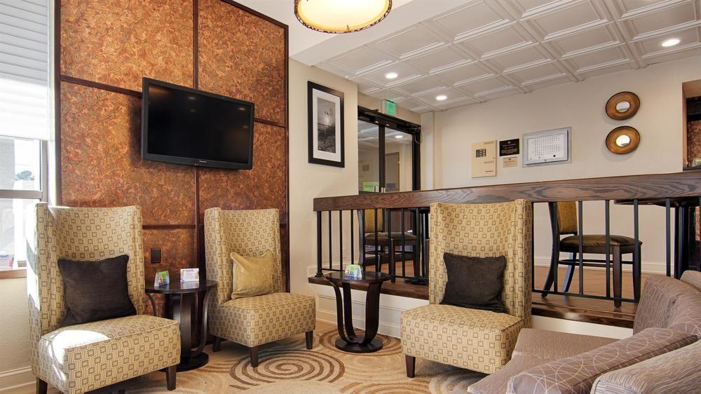 Western Plaza Hotel 3*
