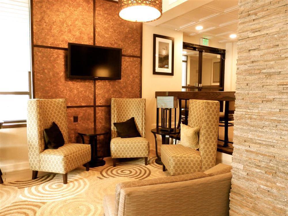 Western Plaza Hotel 3*