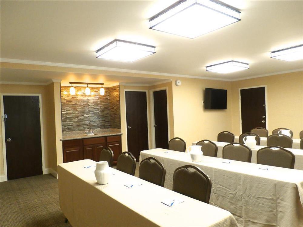 Western Plaza Hotel 3*