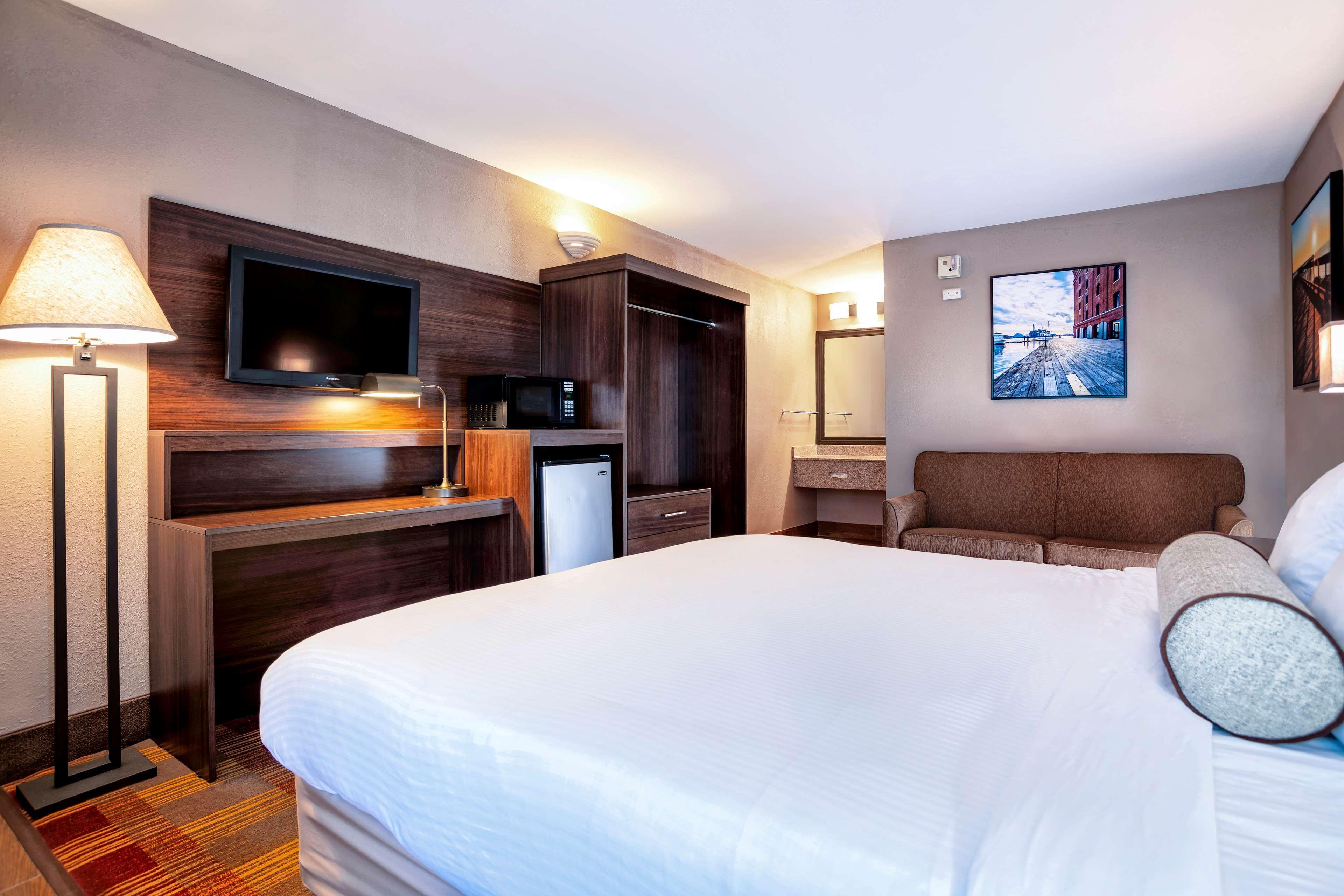 Western Plaza Hotel