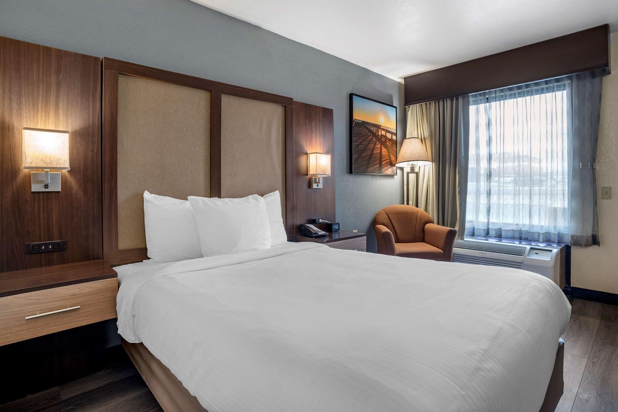 Western Plaza 3*