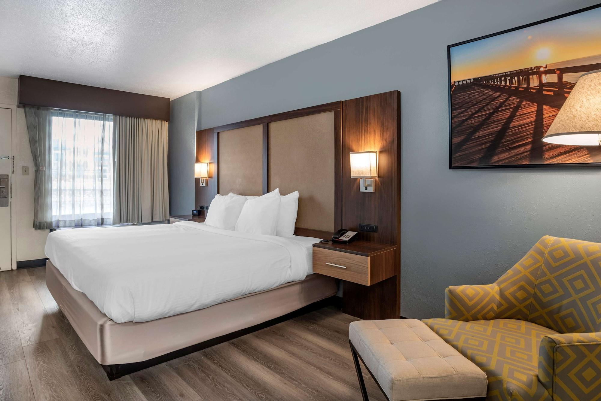 Western Plaza Hotel 3*