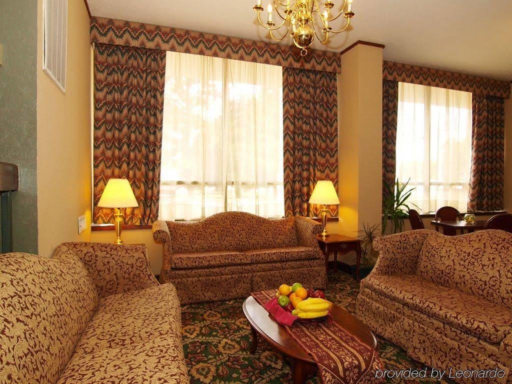 Western Plaza 3*