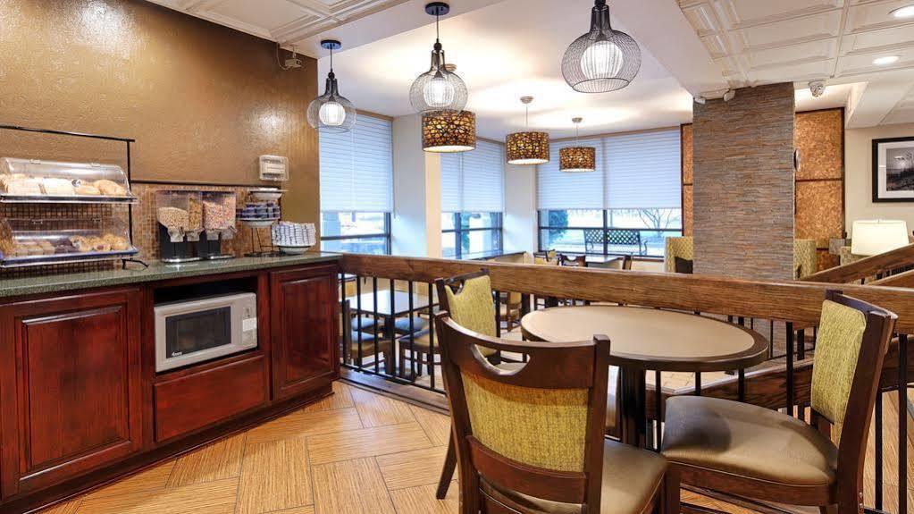 Hotel Western Plaza 3*
