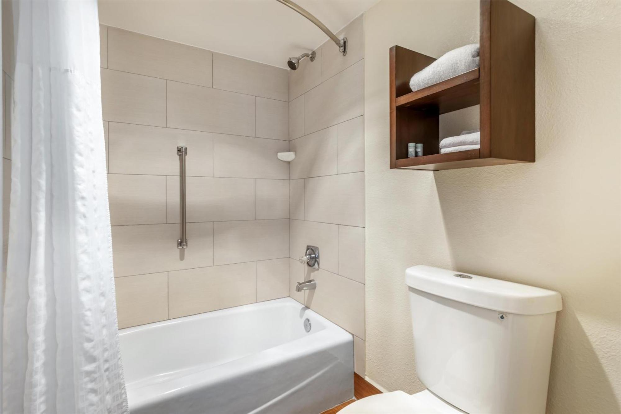 Hotel Western Plaza 3*