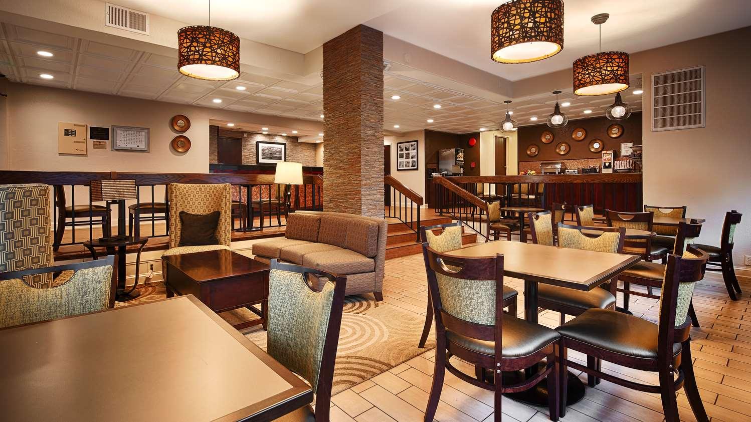 Western Plaza 3*