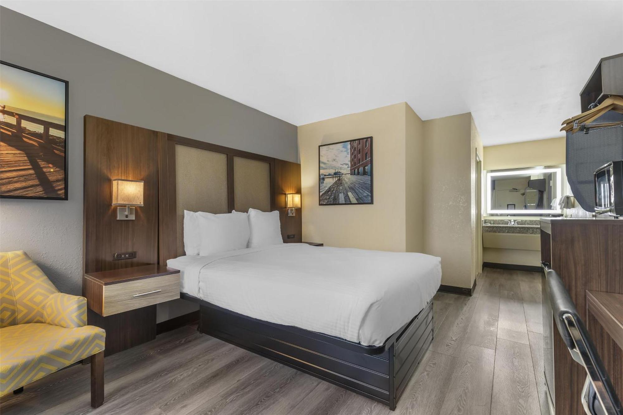 Western Plaza 3* Salisbury