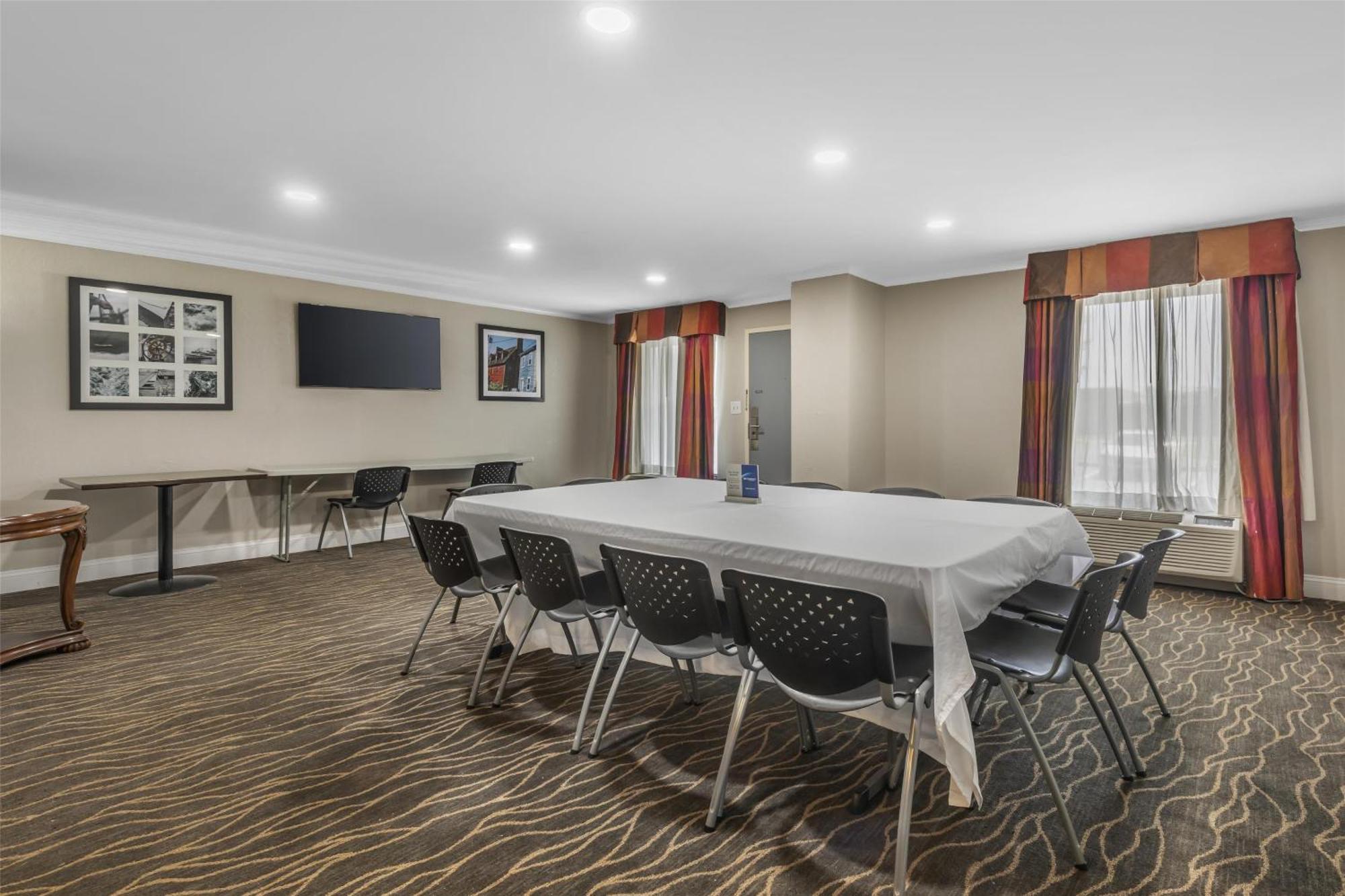 Western Plaza Hotel